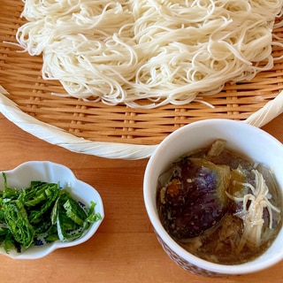 なすとしめじの豚肉のつけ麺